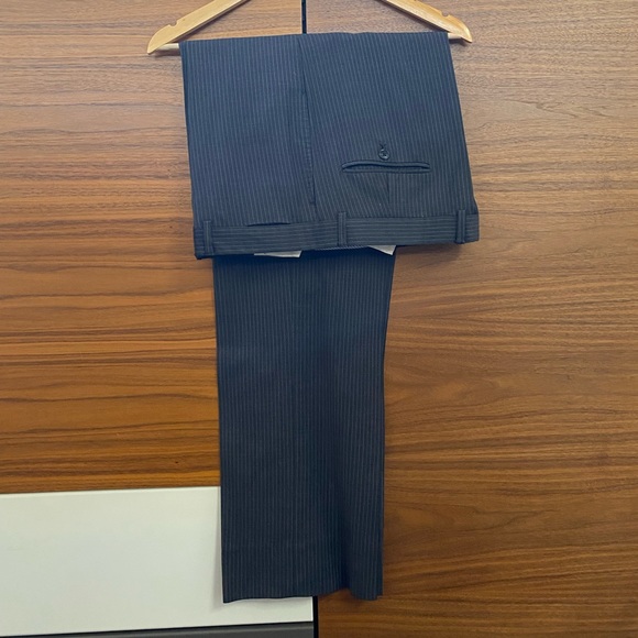 Tommy Hilfiger - Suit - 44R - Picture 3 of 9